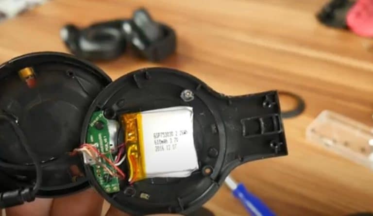 JBL e55bt Bluetooth Headsets (Disassembly) - from YouTube