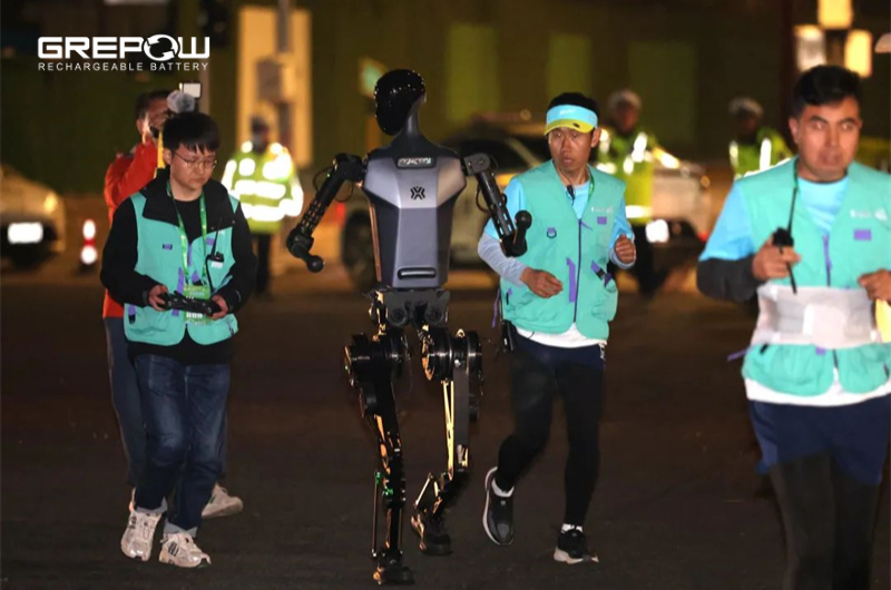 Humanoid robots running training